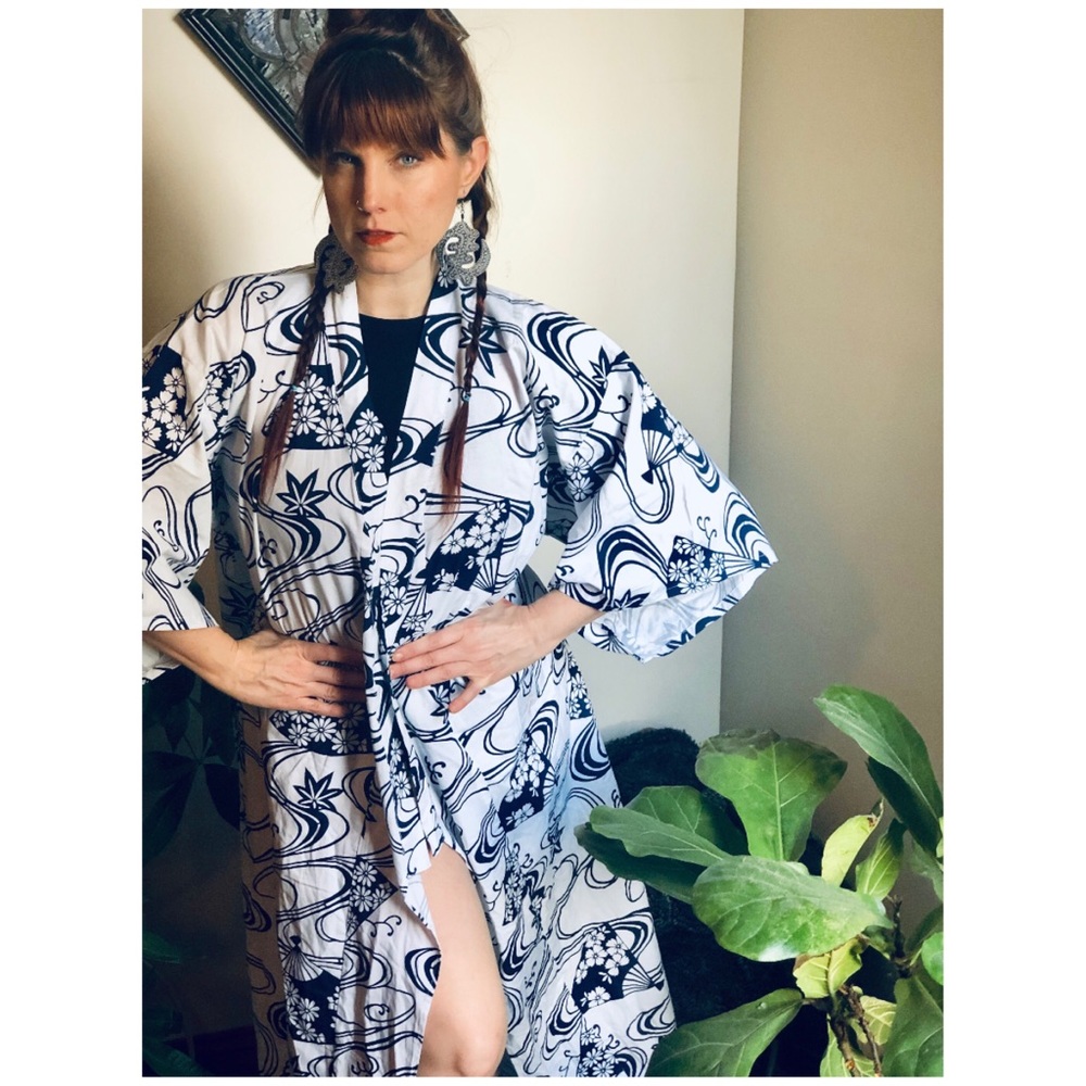 Kimono-Navy Blue and White